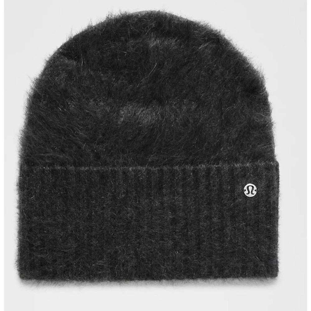 Lululemon‎ Fuzzy Cashmere Beanie Black LU9CY6S One Size NWT